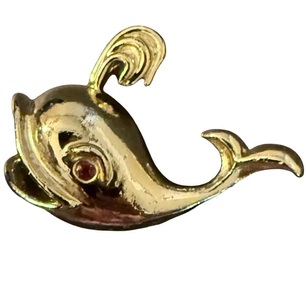 Vintage Gold Tone Whale‎ Pin Brooch with Red Rhinestone Eye Novelty Cute